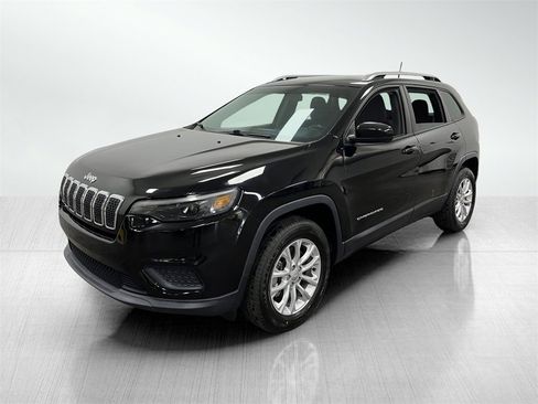 Used 2020 Jeep Cherokee Latitude w/ Cold Weather Group image 2