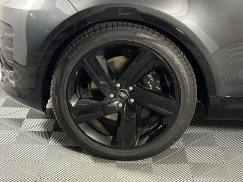 New 2025 Land Rover Discovery Metropolitan Edition image 13