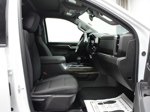 New 2025 GMC Sierra 1500 Elevation w/ Preferred Package image 16