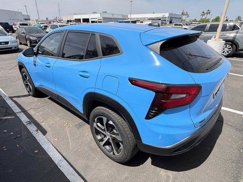 Used 2024 Chevrolet Trax RS image 4