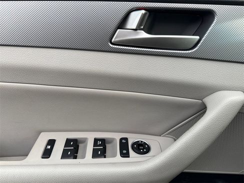Used 2019 Hyundai Sonata SE image 18