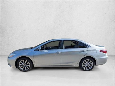 Used 2016 Toyota Camry XLE image 6