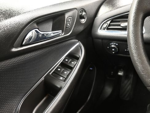 Used 2018 Chevrolet Cruze LT image 30