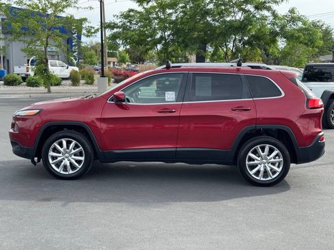 Used 2017 Jeep Cherokee Limited FWD image 4
