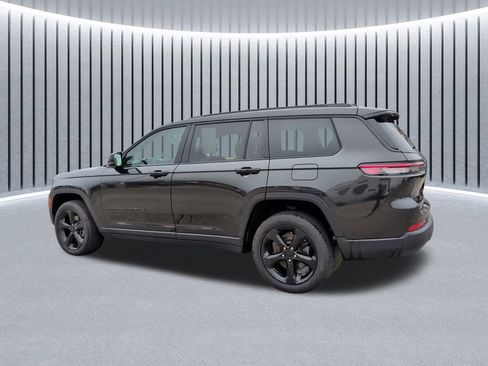 Used 2025 Jeep Grand Cherokee L Limited w/ Luxury Tech Group II image 13