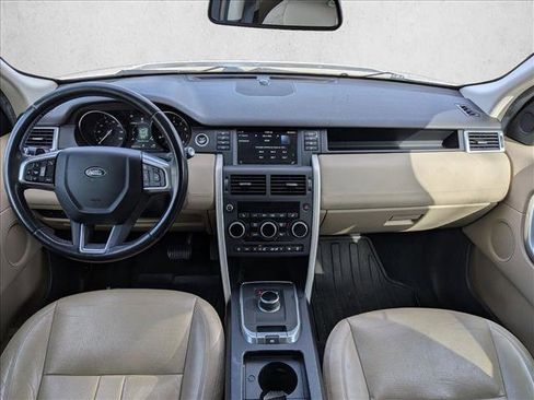 Used 2018 Land Rover Discovery Sport HSE image 18