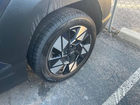 Used 2025 Hyundai Kona SEL image 30