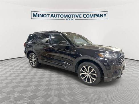 Used 2025 Ford Explorer ST-Line AWD/4WD image 2