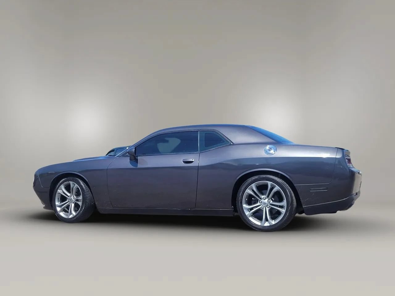 Used 2020 Dodge Challenger R/T RWD image 3
