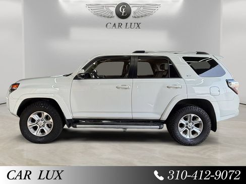 Used 2022 Toyota 4Runner SR5 Premium w/ Moonroof Package AWD/4WD image 2