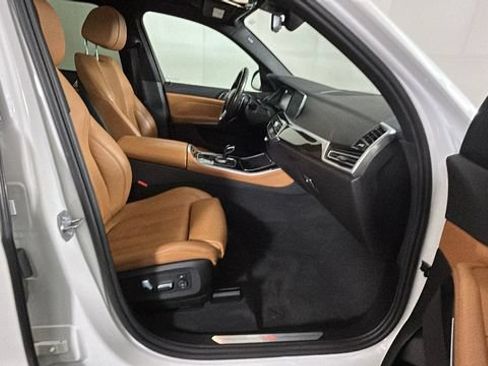 Used 2019 BMW X5 xDrive40i AWD/4WD image 32
