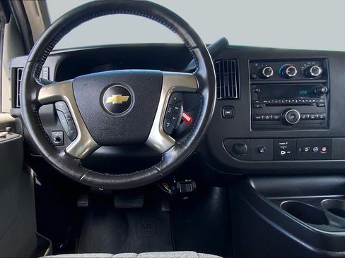 Used 2018 Chevrolet Express 3500 LT w/ LT Preferred Equipment Group RWD image 6