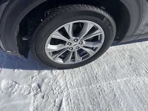 Used 2023 Ford Explorer Limited w/ Limited Technology Package image 16