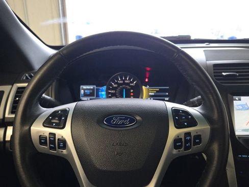 Used 2014 Ford Explorer XLT w/ Equipment Group 202A image 29