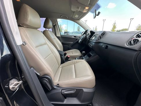 Used 2018 Volkswagen Tiguan Limited w/ Premium Package FWD image 19