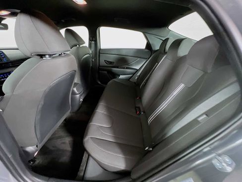 Used 2025 Hyundai Elantra Sport image 23