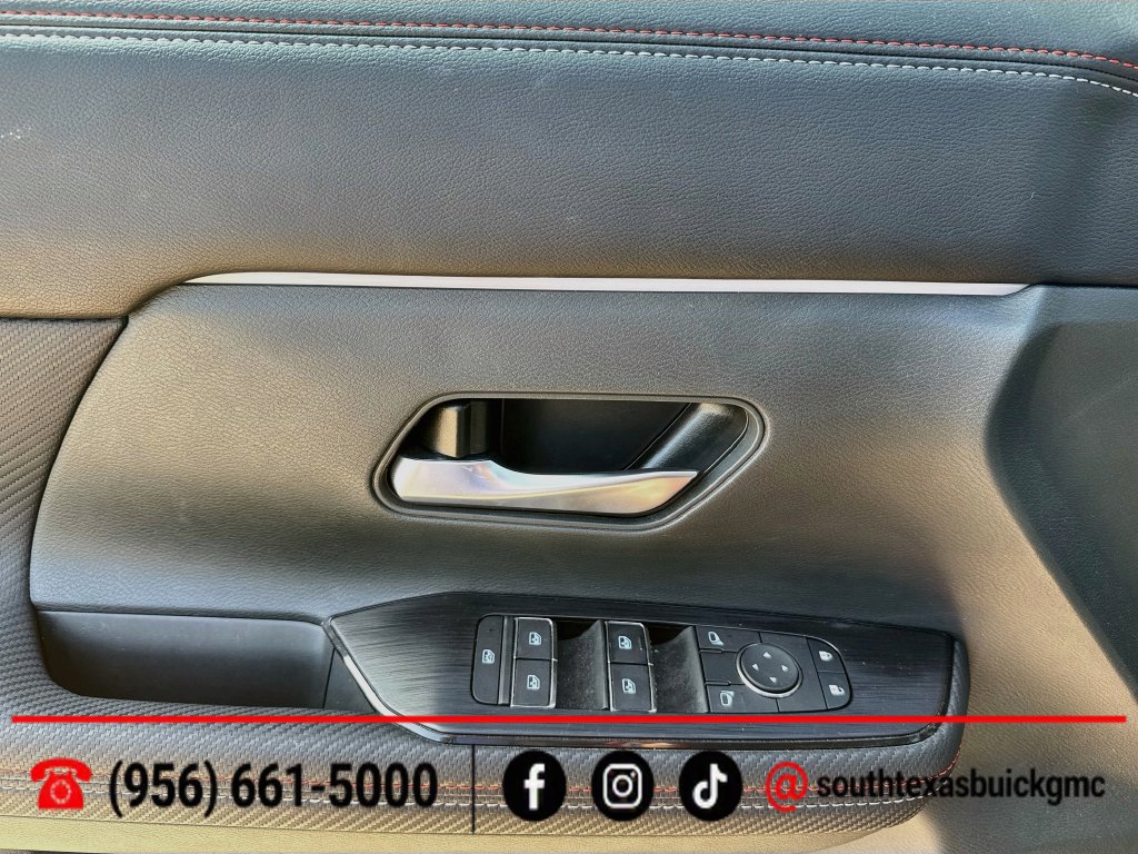 Used 2025 Nissan Kicks SR FWD image 10