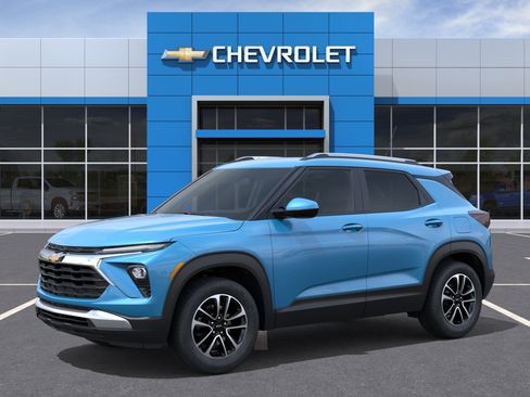 New 2026 Chevrolet TrailBlazer LT w/ Driver Confidence Package FWD image 3