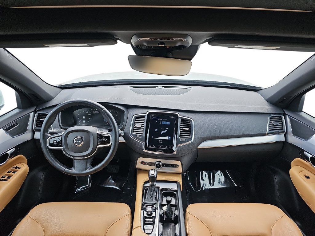 Used 2018 Volvo XC90 T6 Momentum w/ Convenience Package AWD/4WD image 13