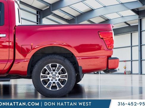 Used 2021 Nissan Titan SV w/ SV Convenience Package AWD/4WD image 29