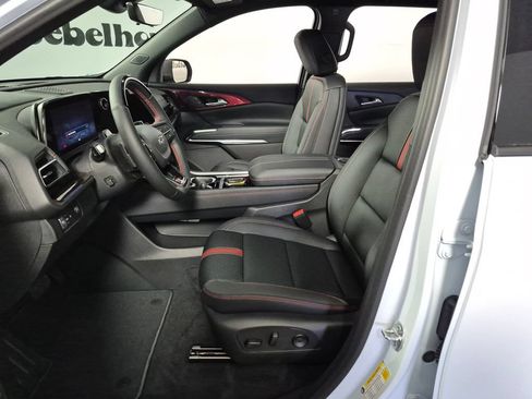 New 2026 Chevrolet Traverse RS w/ LPO, Floor Liner Package FWD image 9