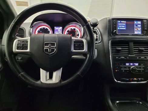 Used 2018 Dodge Grand Caravan GT image 22