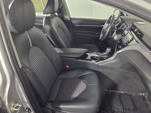 Used 2018 Toyota Camry SE FWD image 31