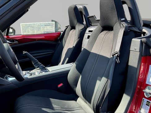 New 2026 MAZDA MX-5 Miata Club w/ Weather Package RWD image 16