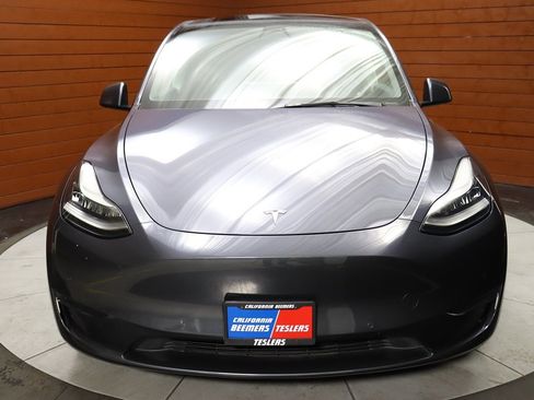 Used 2023 Tesla Model Y Long Range image 2