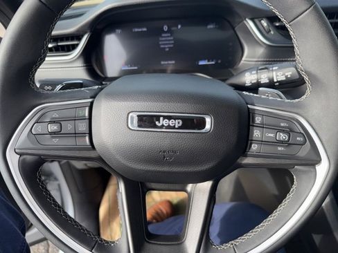 Used 2024 Jeep Grand Cherokee Laredo X w/ Trailer Tow Package image 22