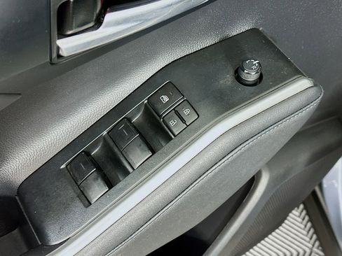 Used 2023 Toyota Highlander XLE FWD image 18