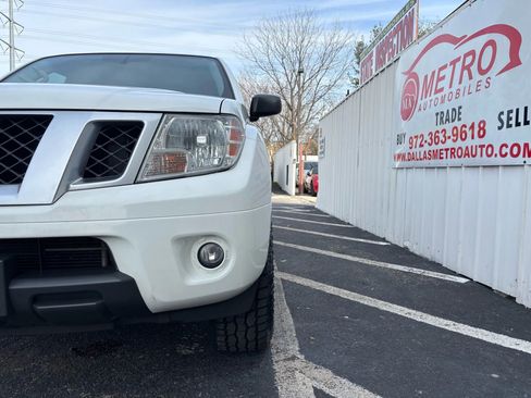 Used 2019 Nissan Frontier Desert Runner image 16