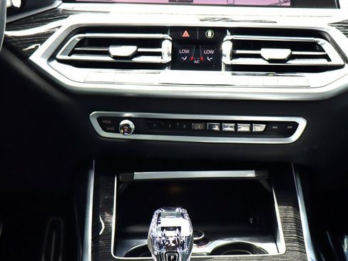 Used 2020 BMW X7 M50i w/ Dynamic Handling Package AWD/4WD image 13