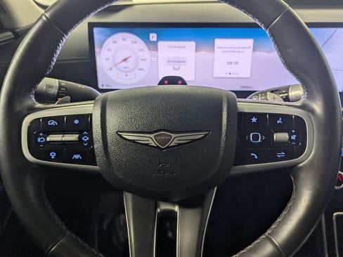 Used 2025 Genesis GV80 2.5T AWD/4WD image 18