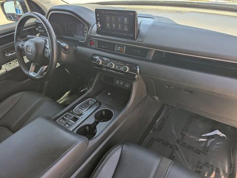 Certified 2025 Honda Pilot EX-L image 10