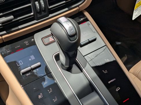 New 2025 Porsche Macan S image 20