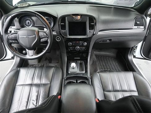Used 2019 Chrysler 300 S image 23