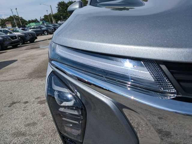 Used 2025 Chevrolet Trax LT FWD image 10