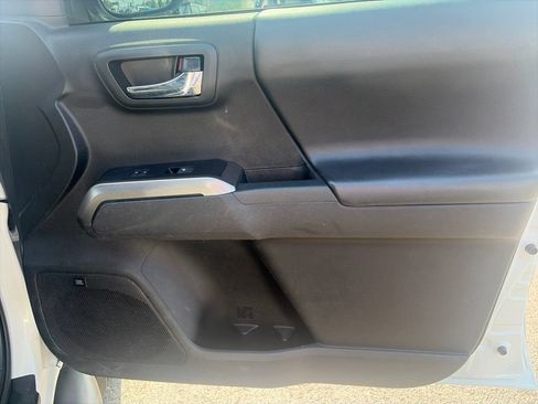 Used 2021 Toyota Tacoma Limited w/ Nightshade Package AWD/4WD image 34