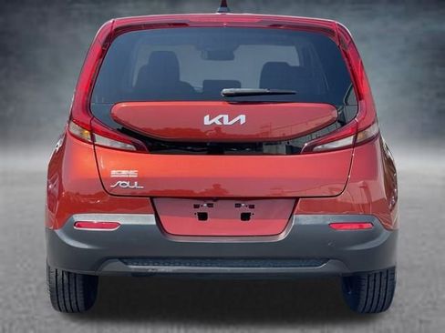 Used 2022 Kia Soul LX image 19