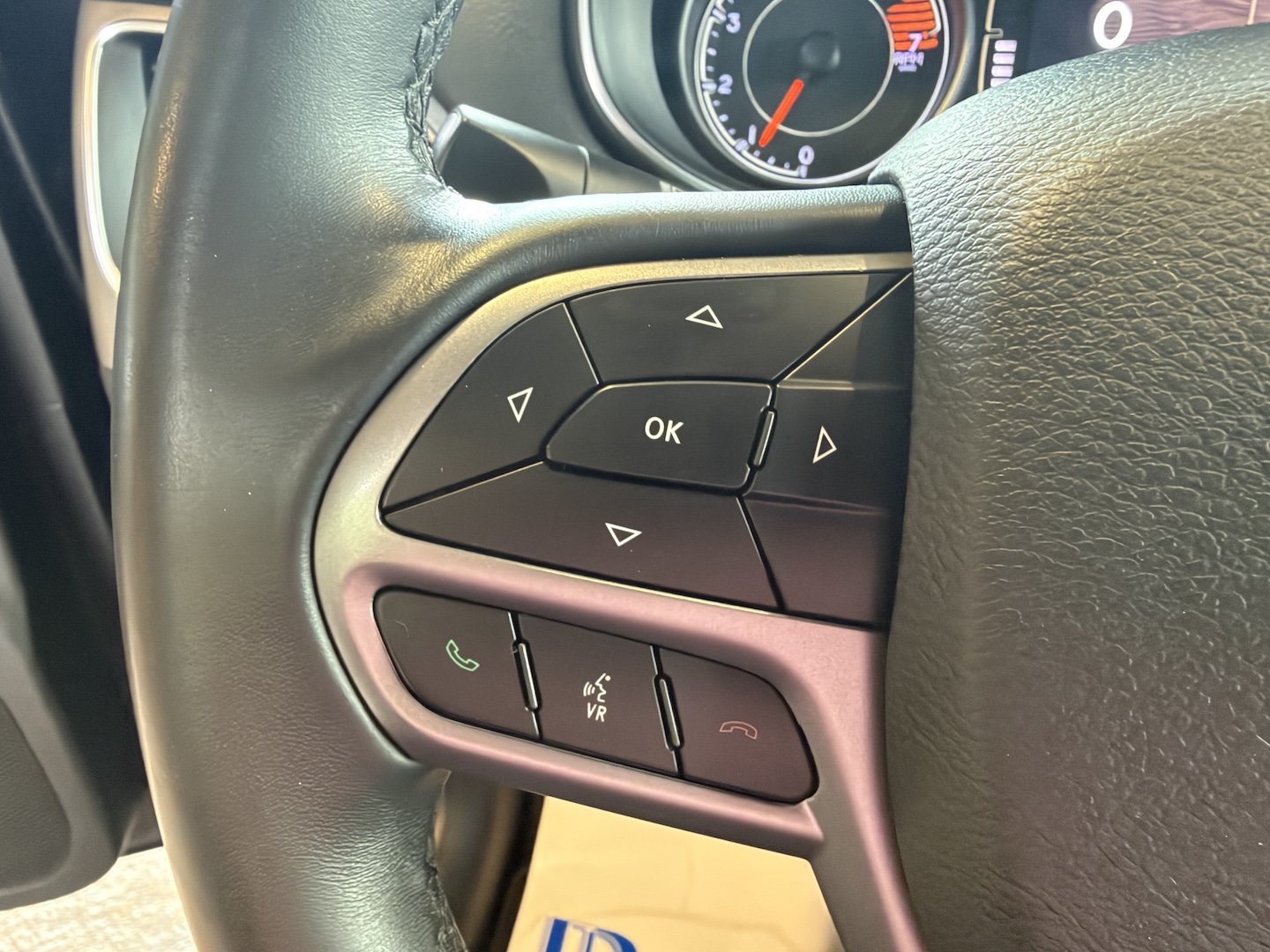 Used 2019 Jeep Cherokee Latitude Plus FWD image 16