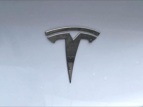 Used 2021 Tesla Model Y Long Range image 29