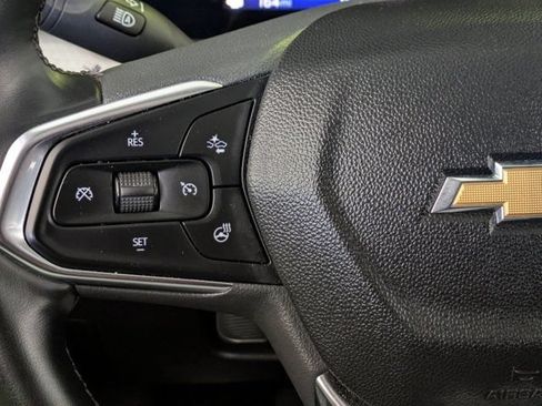 Used 2025 Chevrolet Trax LT w/ LT Convenience Package FWD image 20