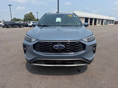 Used 2025 Ford Escape ST-Line Select w/ Tech Pack #1 AWD/4WD image 2