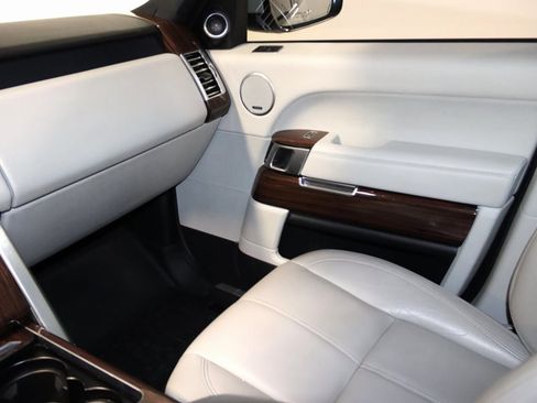 Used 2015 Land Rover Range Rover image 52