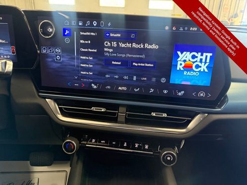 Used 2024 Chevrolet Equinox EV LT FWD image 24
