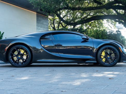 Used 2020 Bugatti Chiron image 5