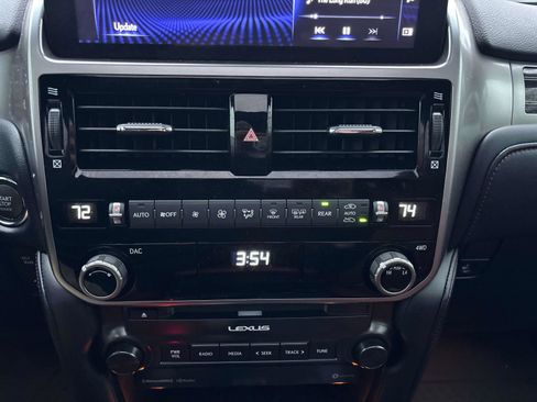 Used 2023 Lexus GX 460 Premium image 24