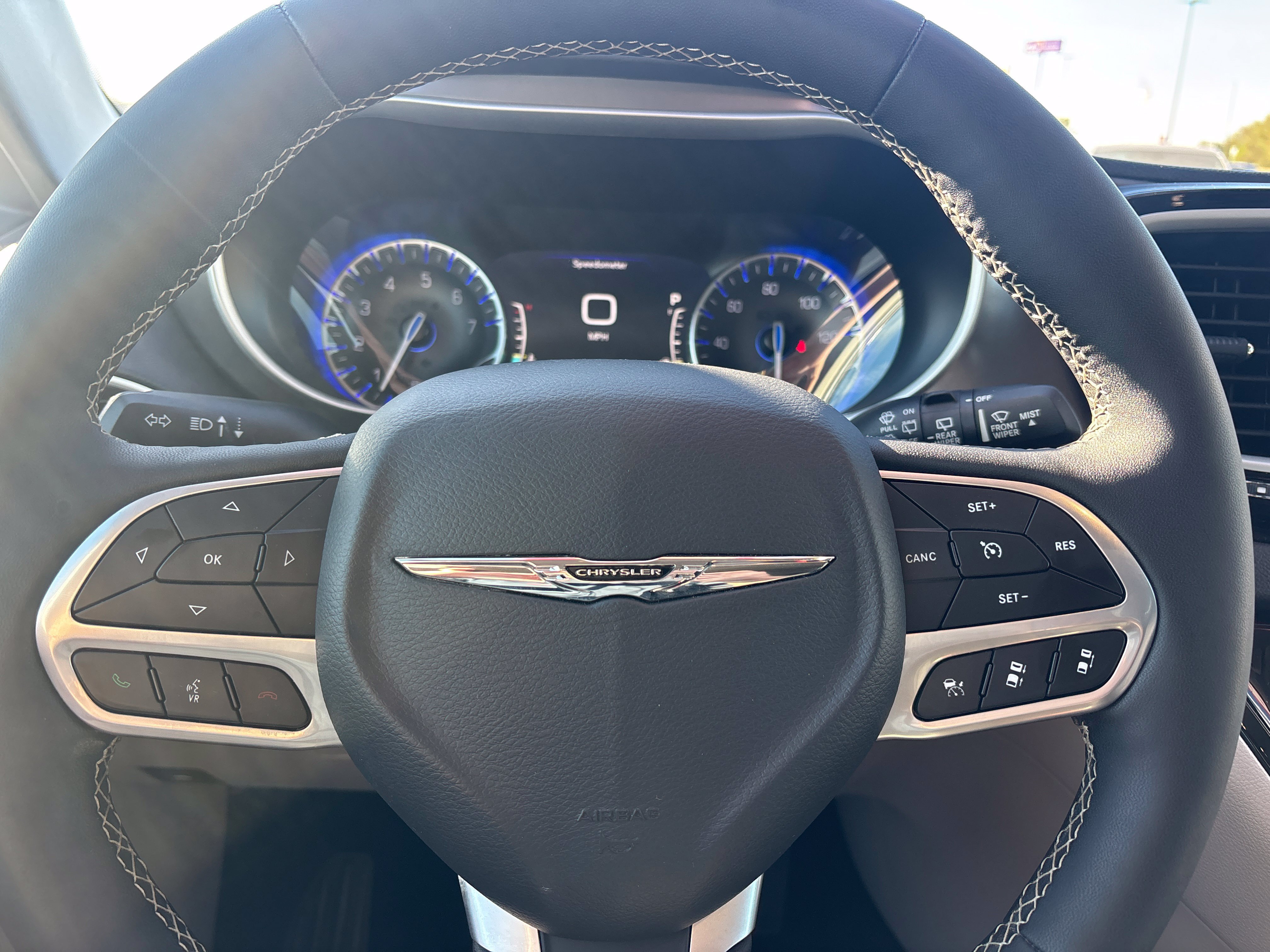 Used 2024 Chrysler Pacifica Touring-L FWD image 15