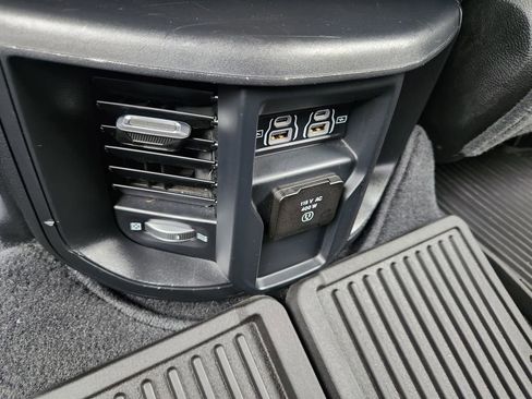 Used 2022 RAM 3500 Big Horn w/ Level C Equiment Group AWD/4WD image 32